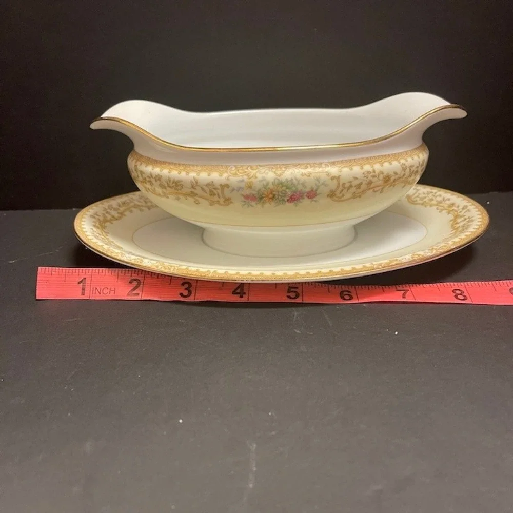 Noritake China Elvira Gravy Boat with Attached Underplate Floral Gold Accent‎